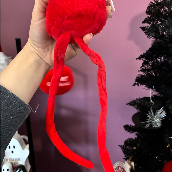 Grinch Hand Tree Topper - Picture 4 of 5